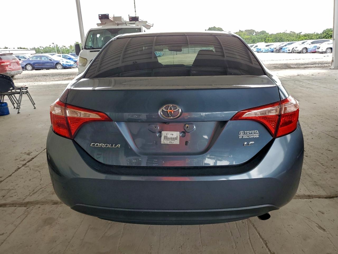 Toyota Corolla L Image 8