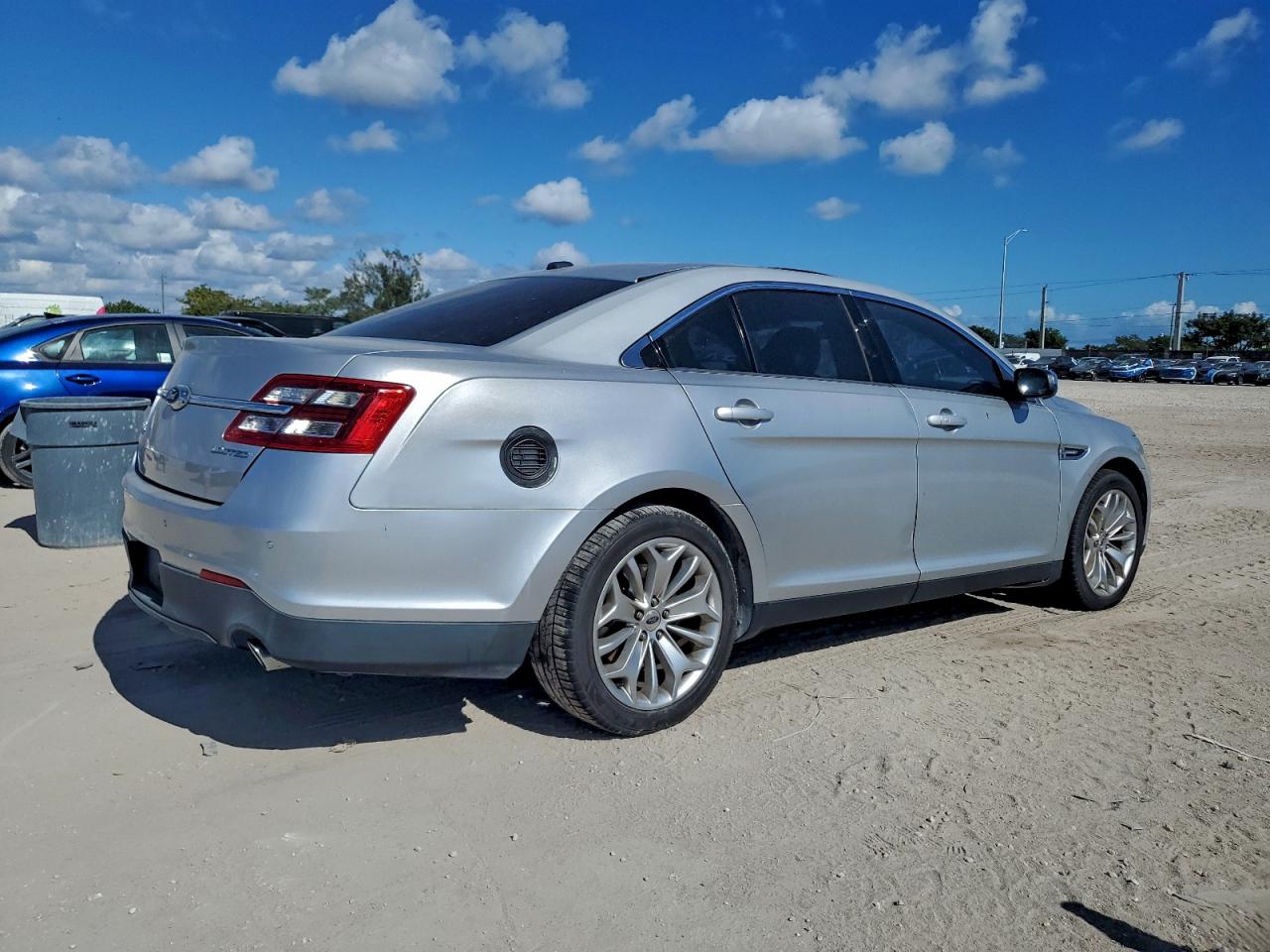 Ford Taurus Limited Image 2