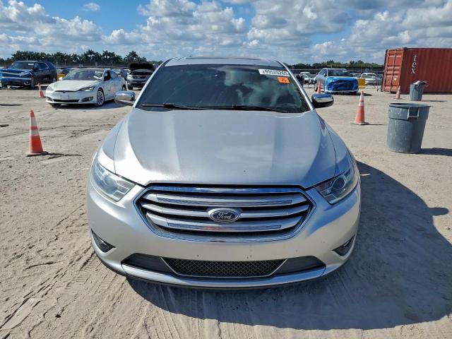Ford Taurus Limited Image 5