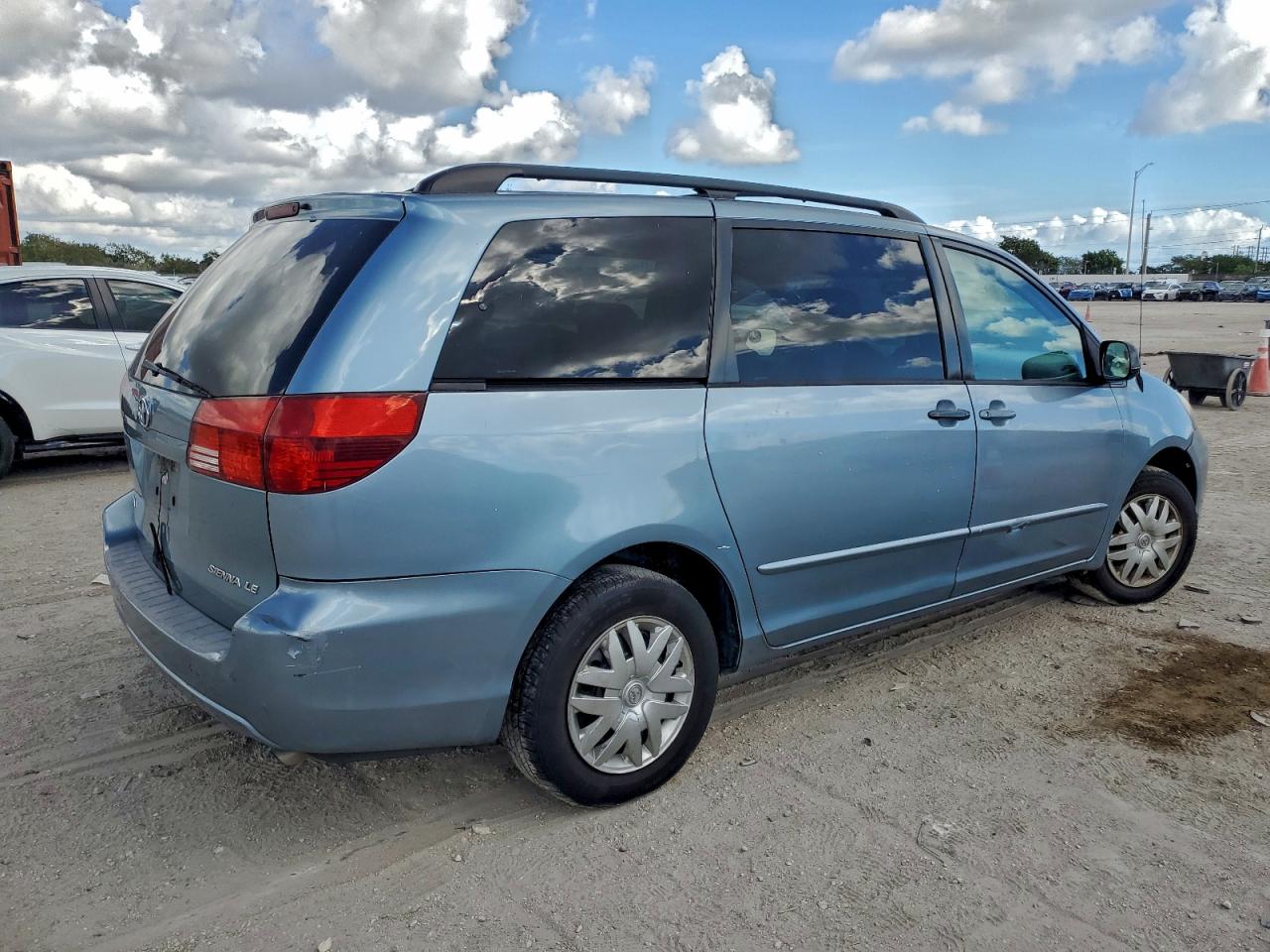 Toyota Sienna Ce Image 5