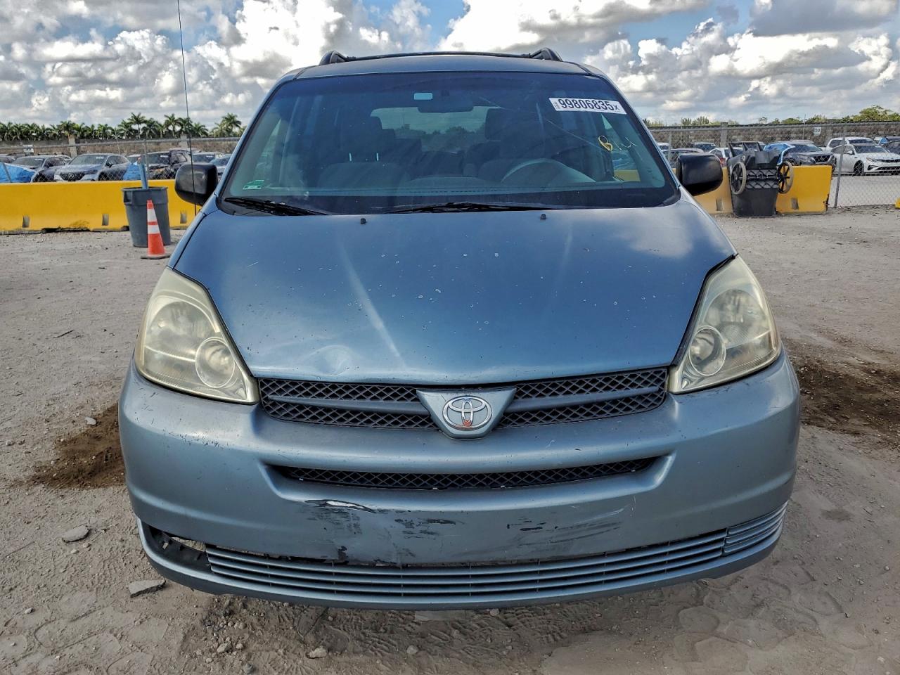 Toyota Sienna Ce Image 3