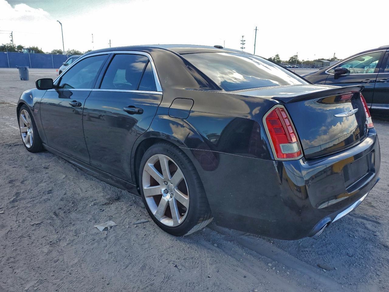 Chrysler 300 Srt-8 Image 6