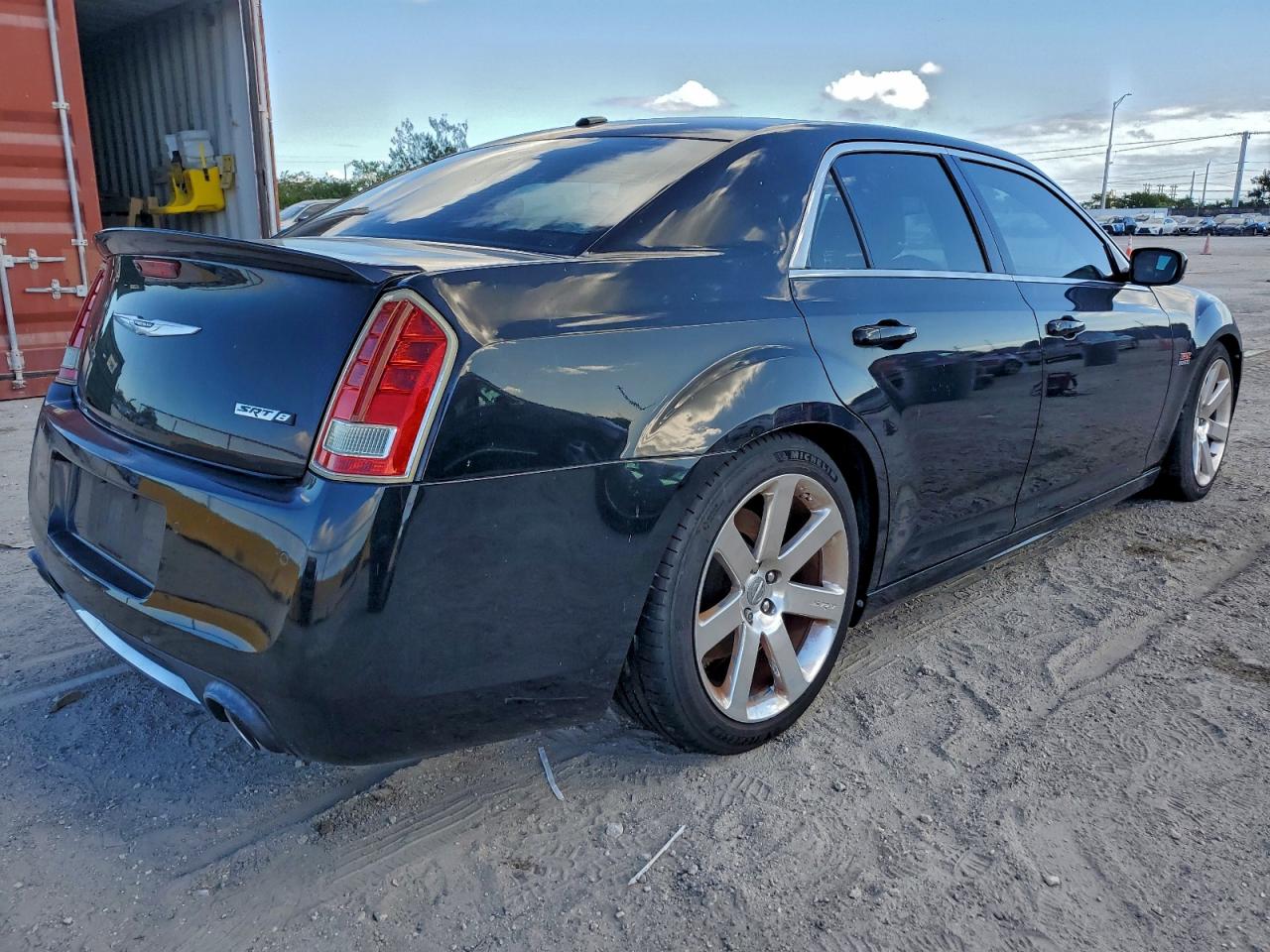Chrysler 300 Srt-8 Image 8