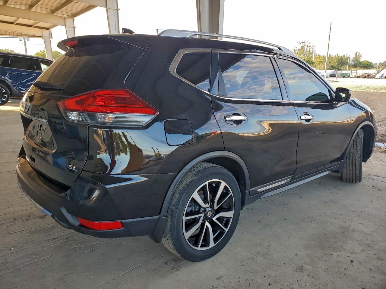 Nissan Rogue S Image 3