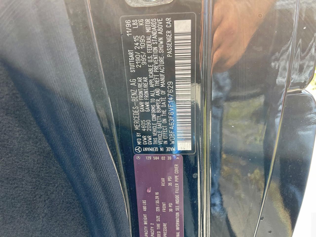 Mercedes-Benz S-Class 320 Image 11