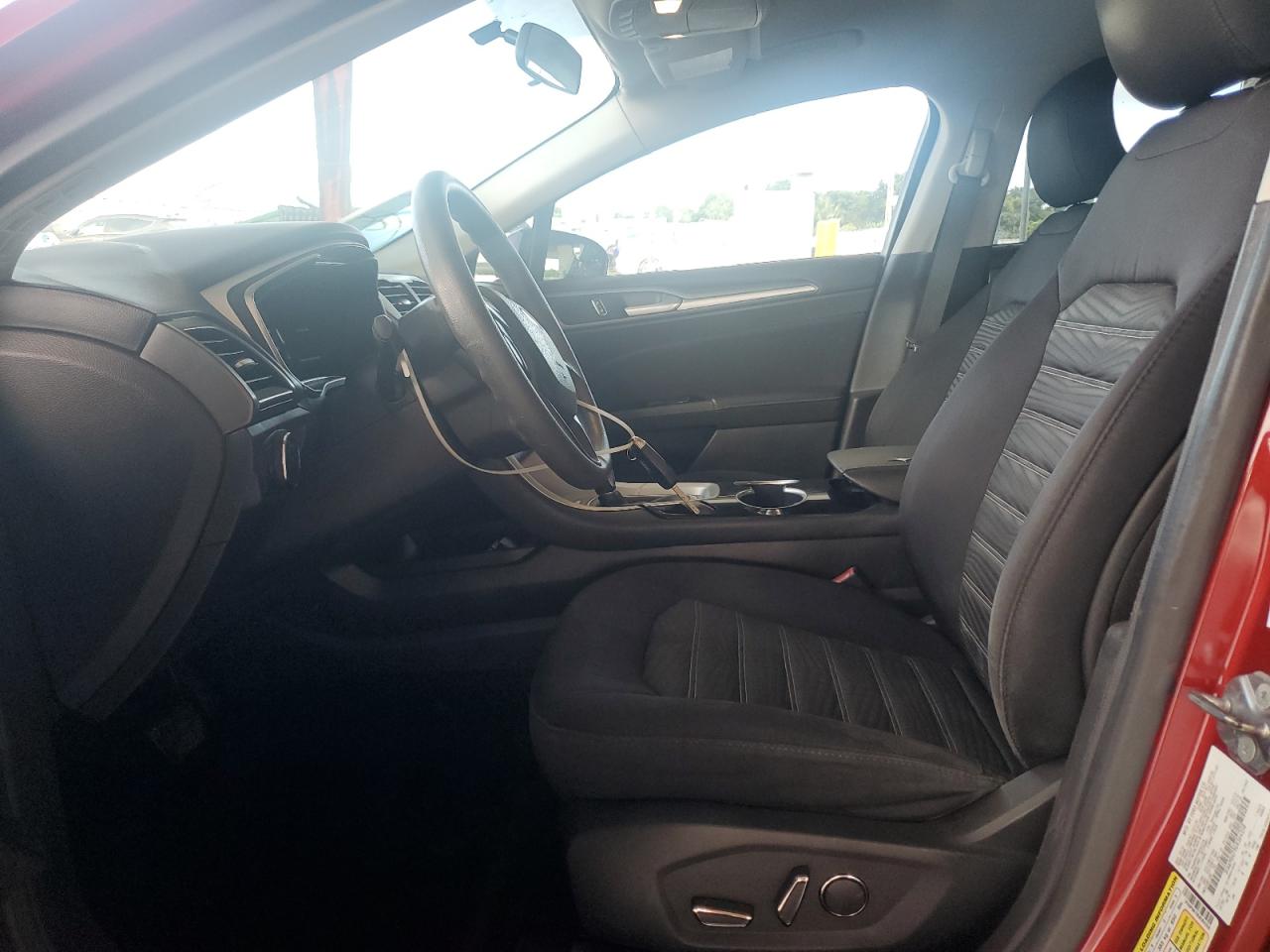 Ford Fusion Se Image 6