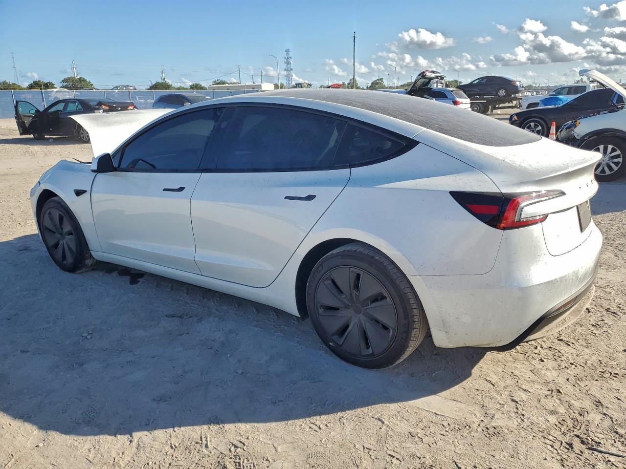Tesla Model 3 Image 3