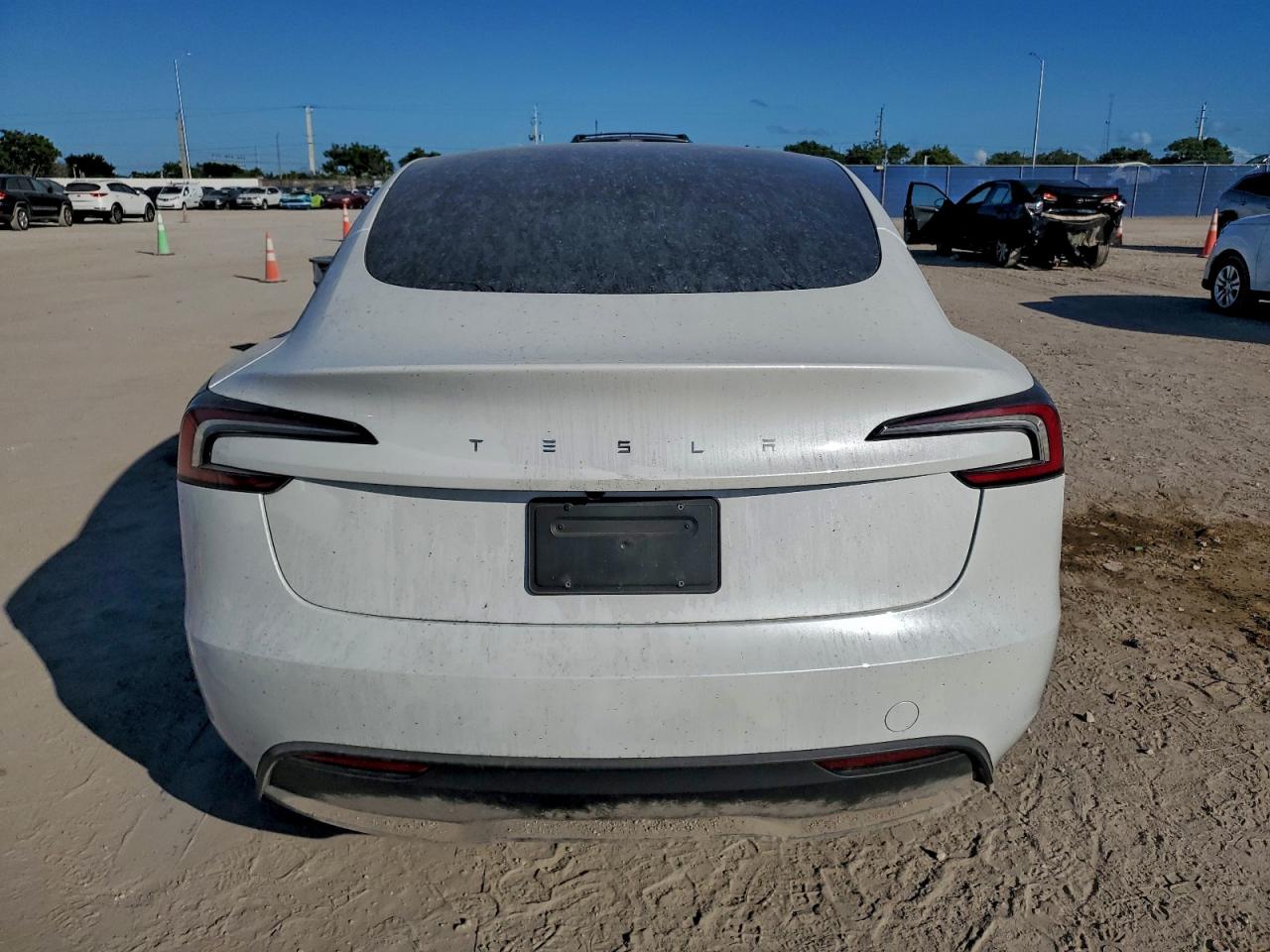 Tesla Model 3 Image 4