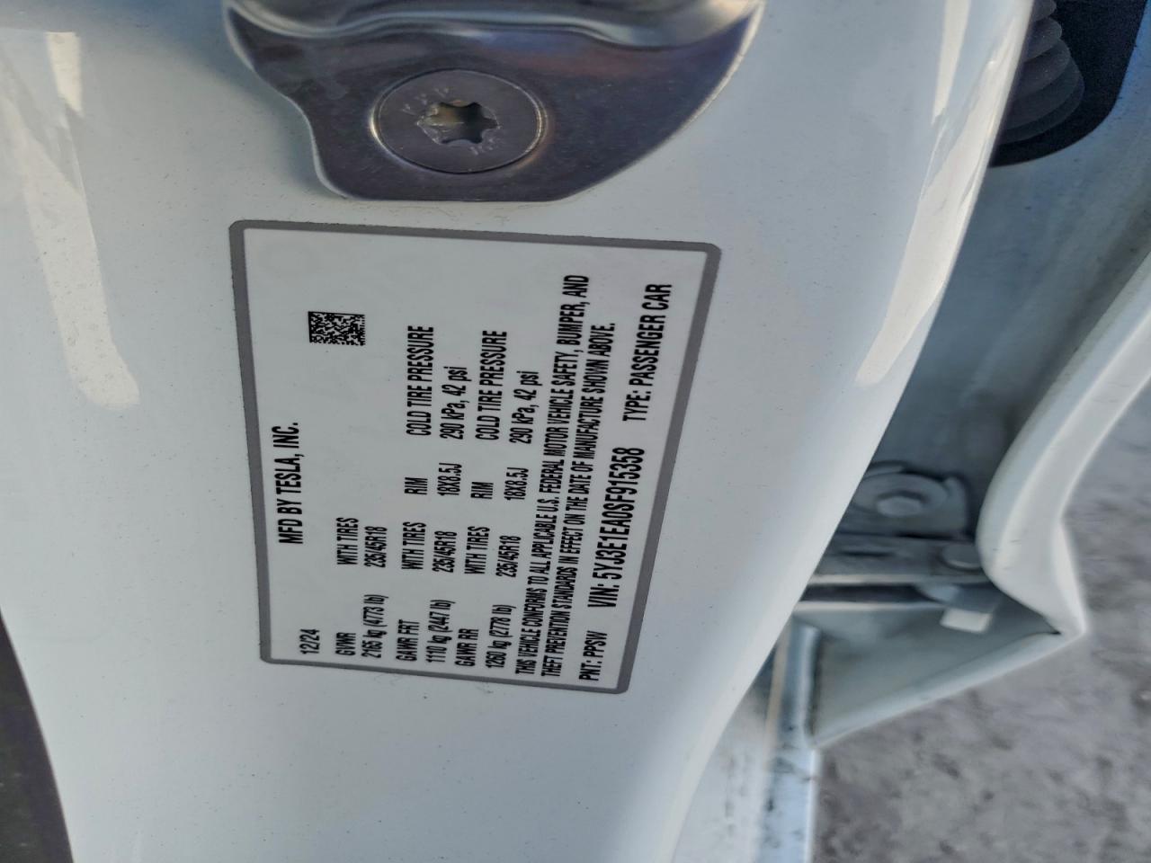 Tesla Model 3 Image 12