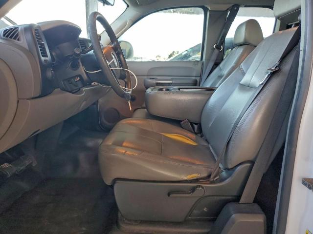 Chevrolet Silverado C1500 Classic Image 10