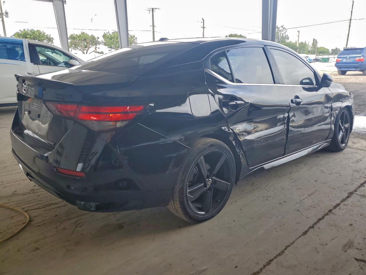 Nissan Sentra Sr Image 3