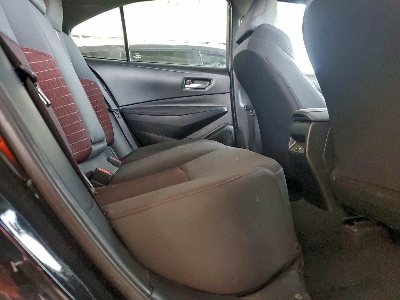 Toyota Corolla Se Image 8