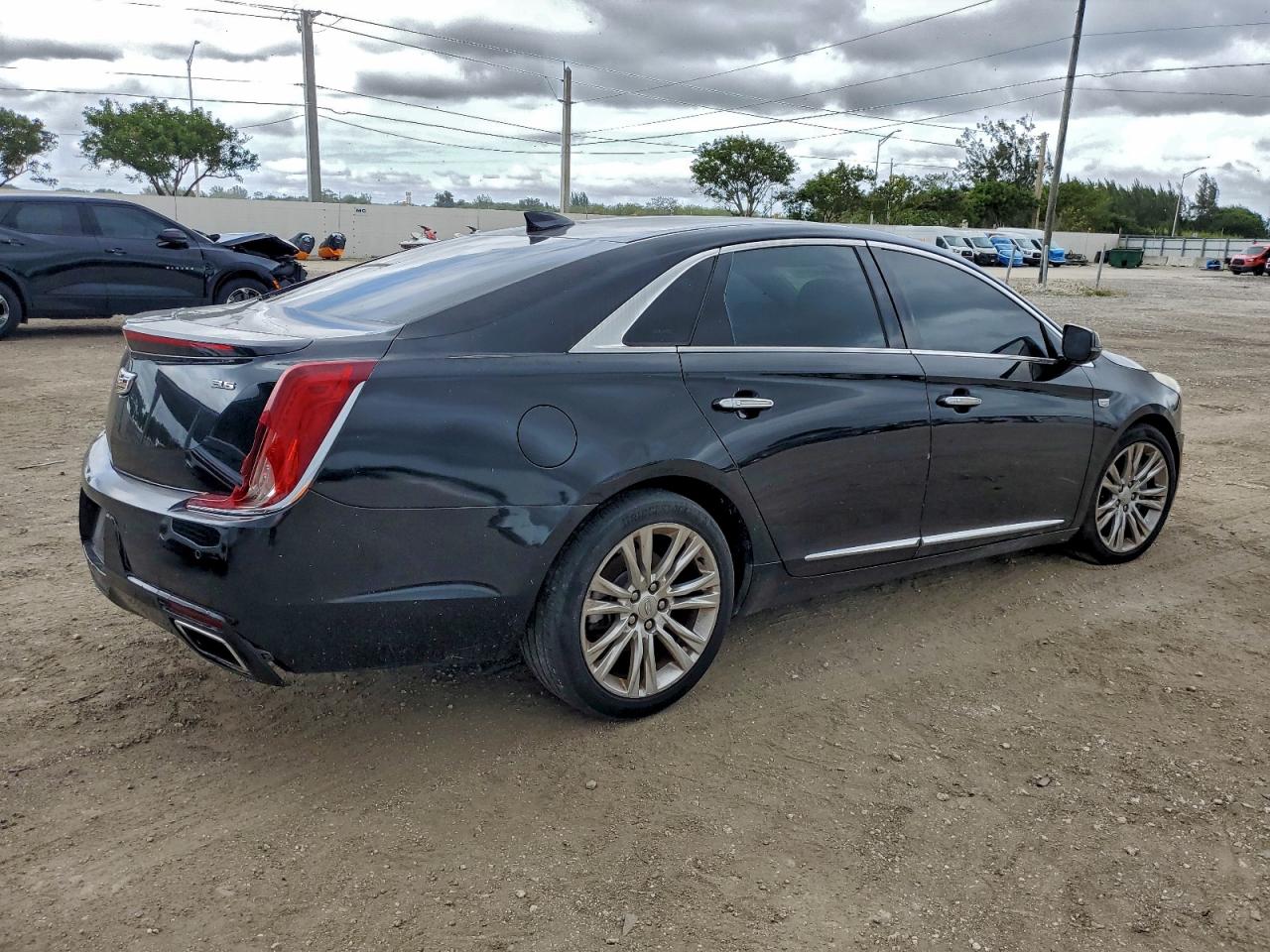Cadillac XTS Luxury Image 8