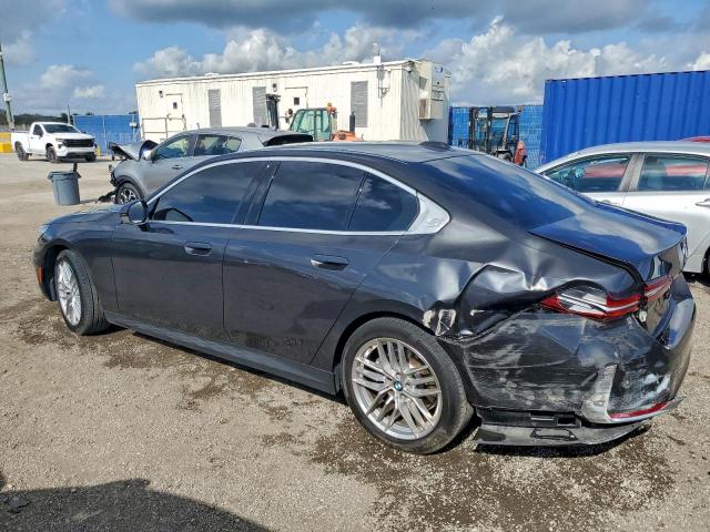 BMW 5 Series I Image 2