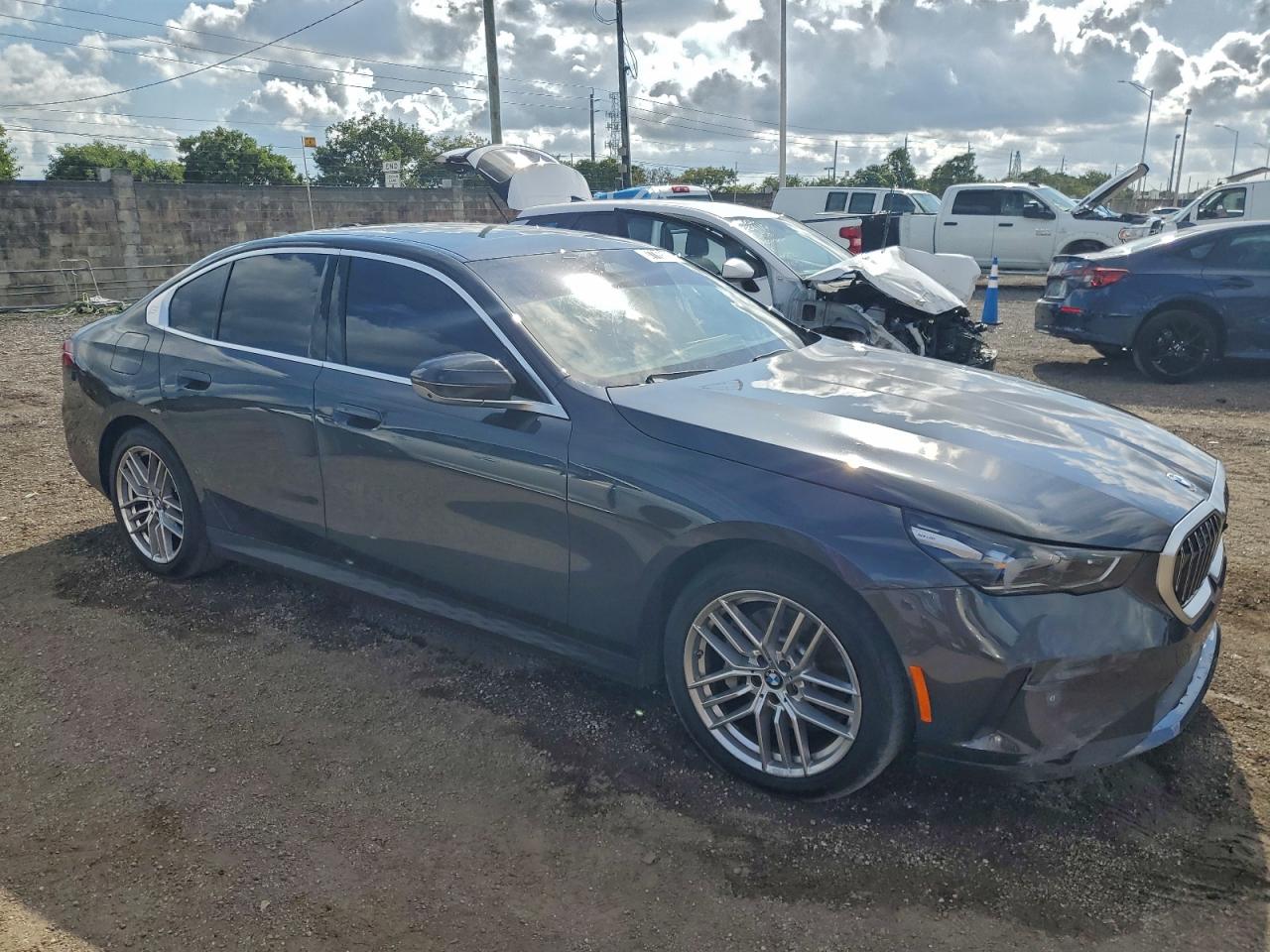 BMW 5 Series I Image 9