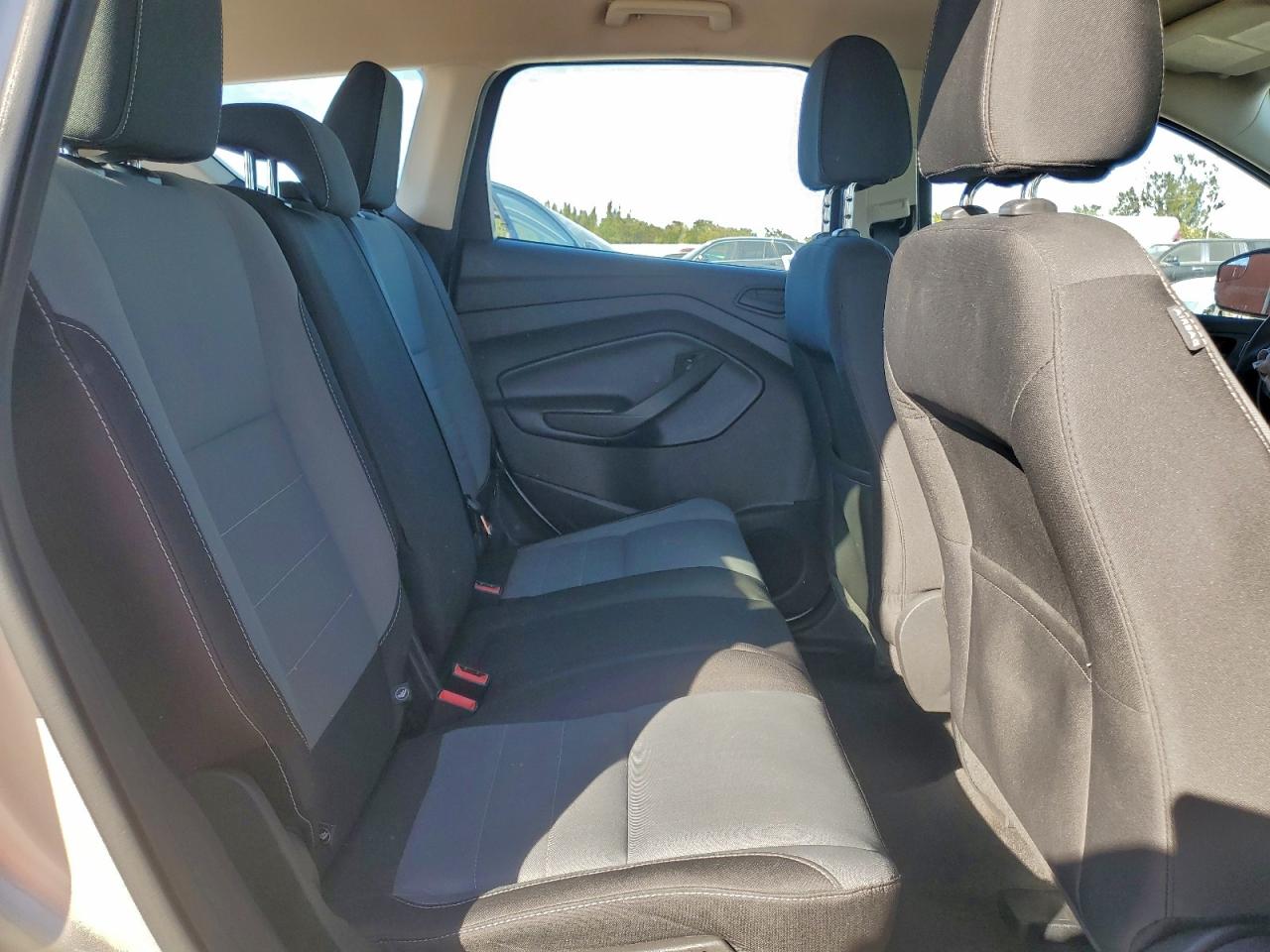 Ford Escape S Image 8