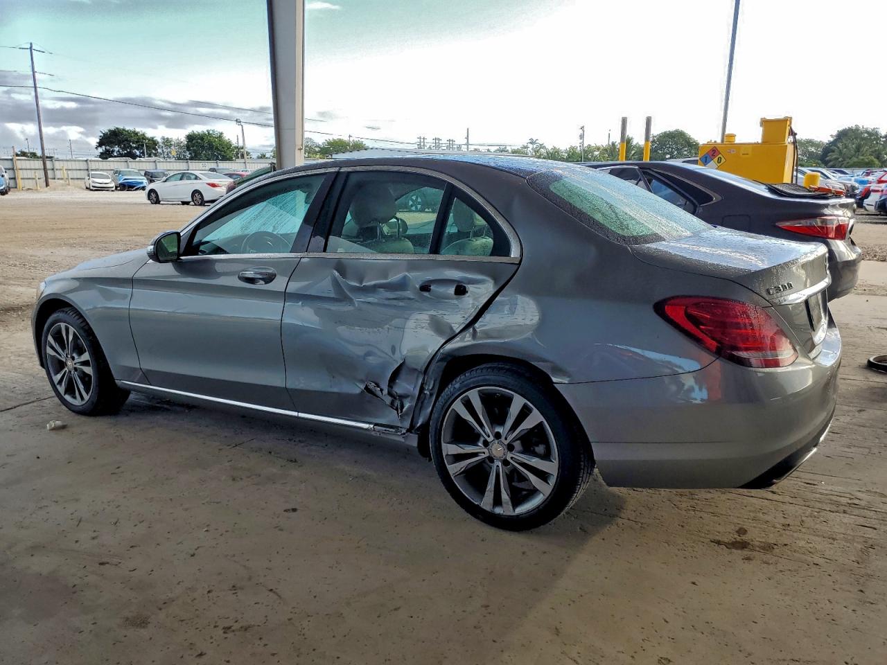 Mercedes-Benz C-Class 300 4matic Image 12