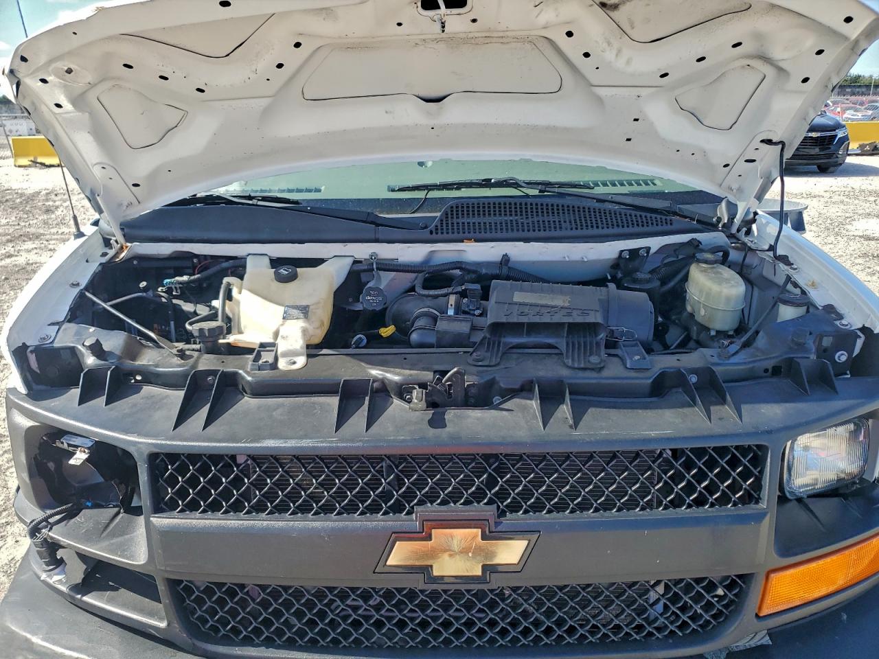 Chevrolet Express Image 11