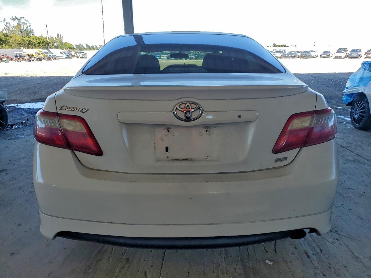 Toyota Camry Ce Image 3