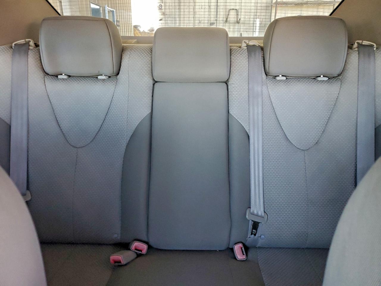 Toyota Camry Ce Image 8