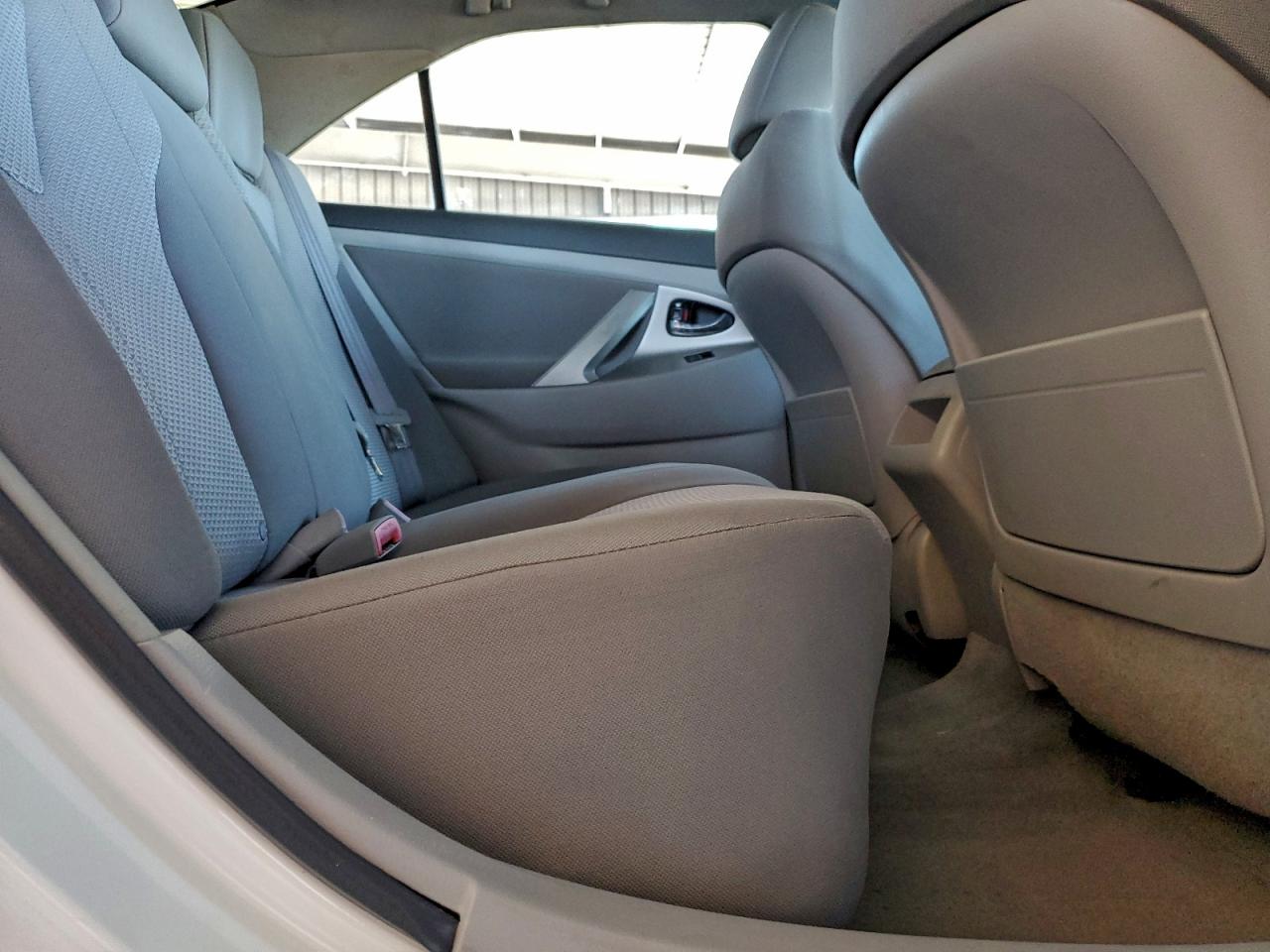 Toyota Camry Ce Image 11