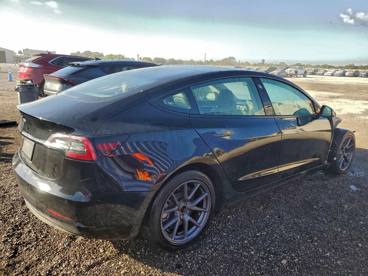 Tesla Model 3 Image 12