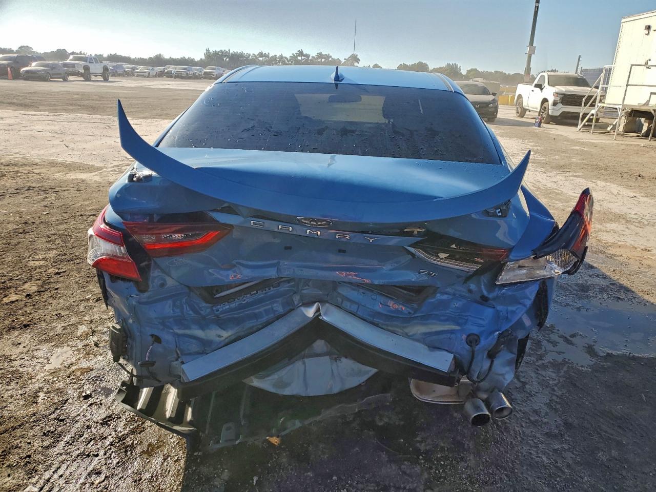 Toyota Camry Se Night Shade Image 4