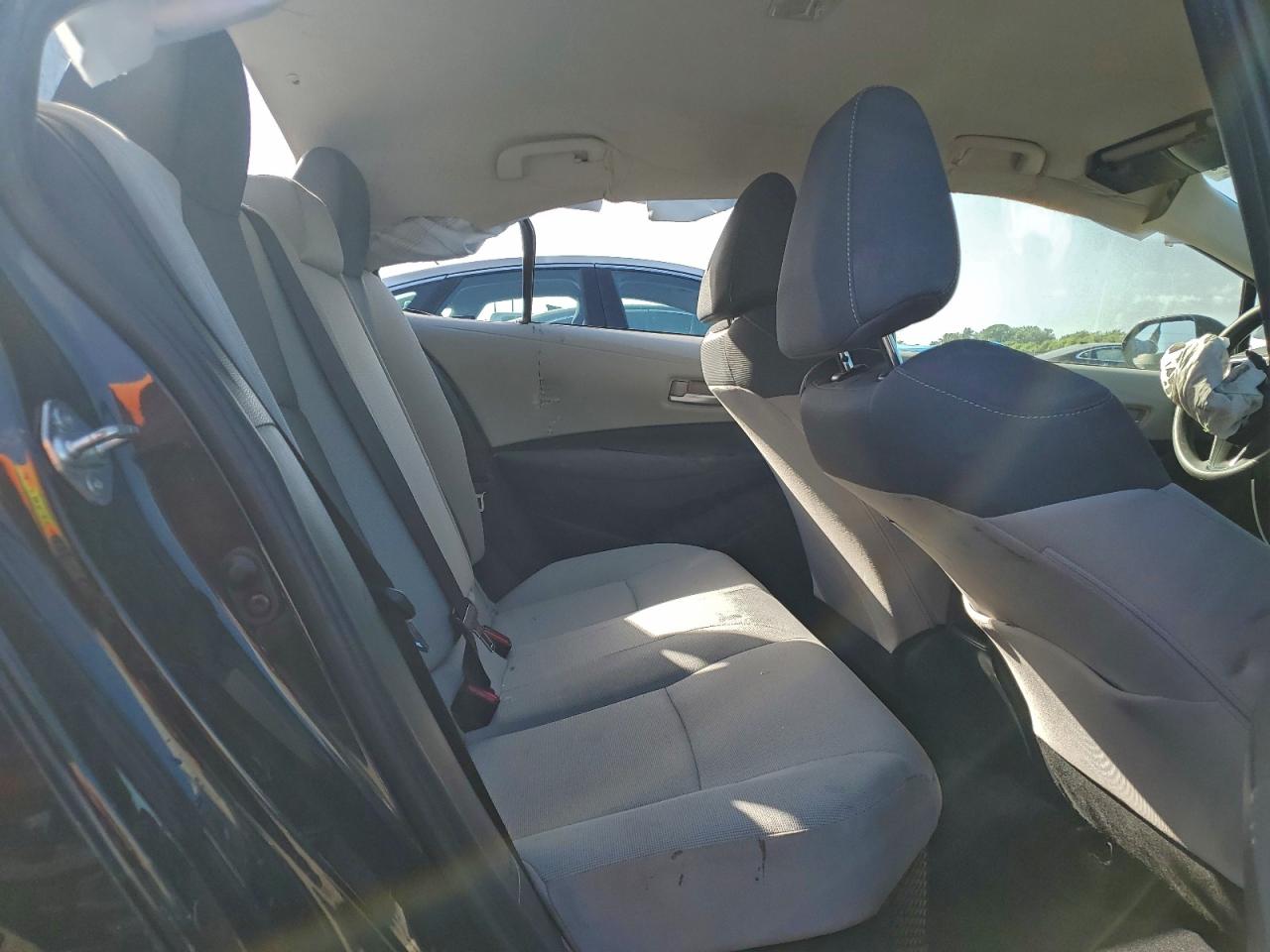 Toyota Corolla Le Image 9