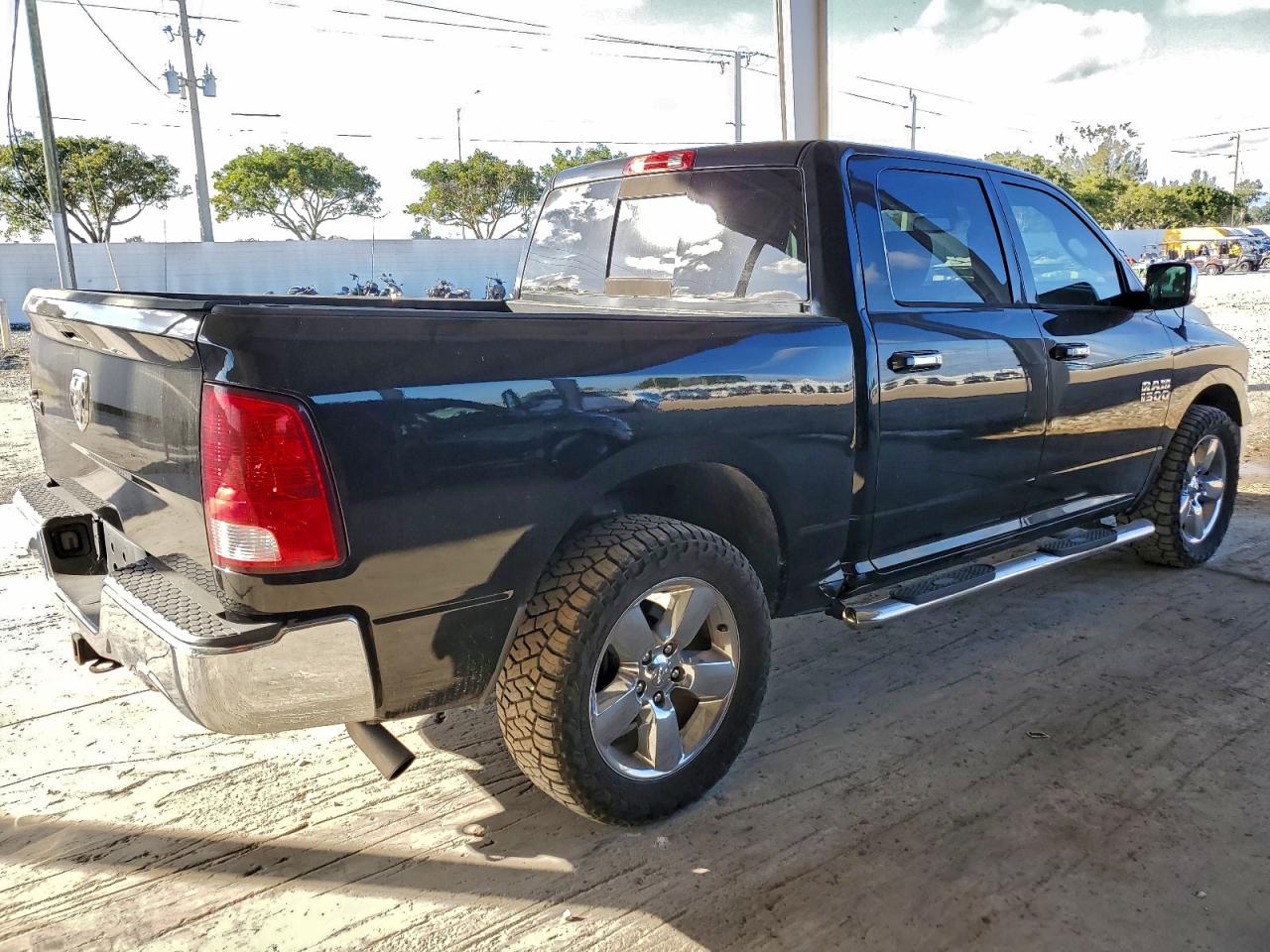 Ram 1500 Slt Image 2