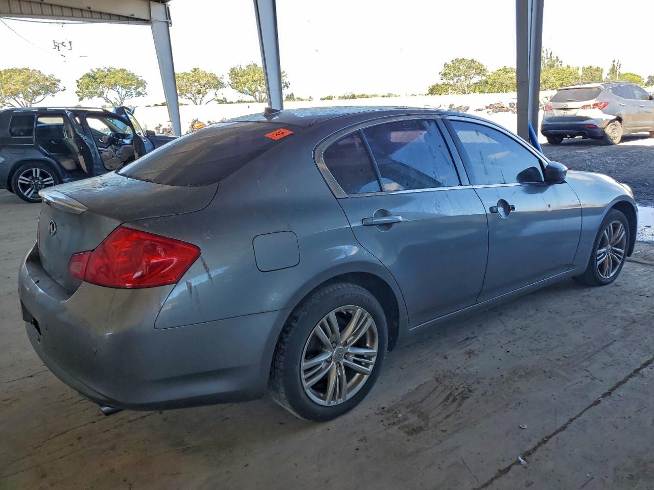 INFINITI G37 Image 2