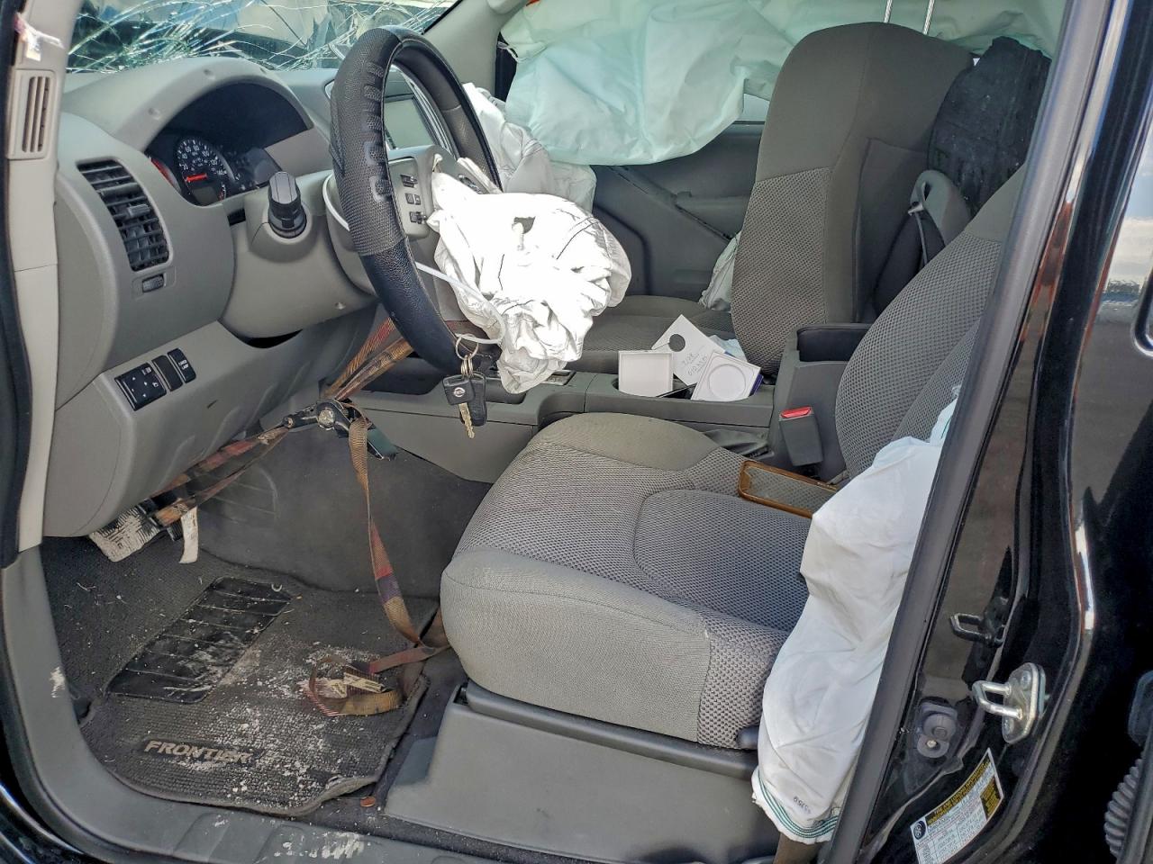 Nissan Frontier S Image 4