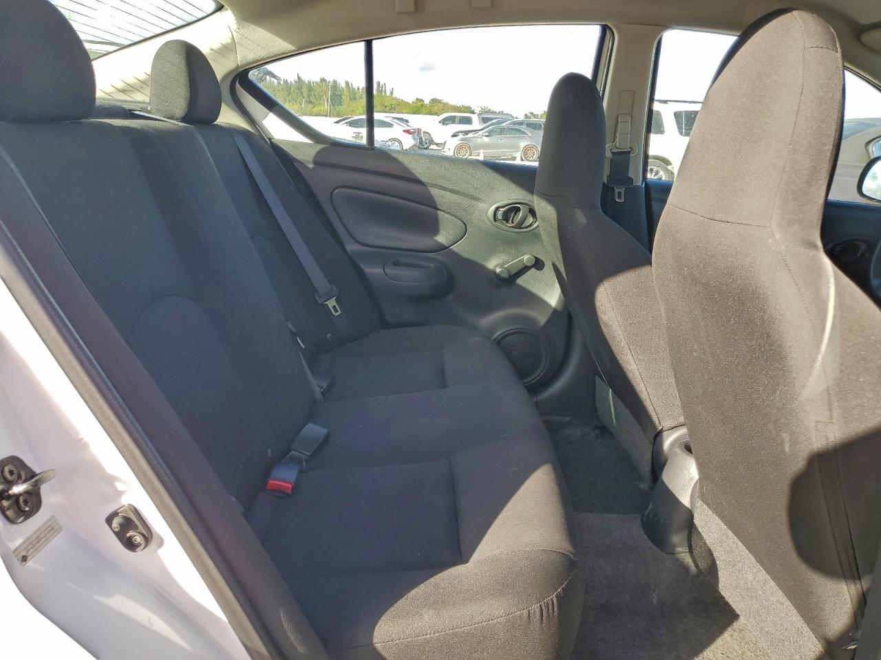 Nissan Versa S Image 2