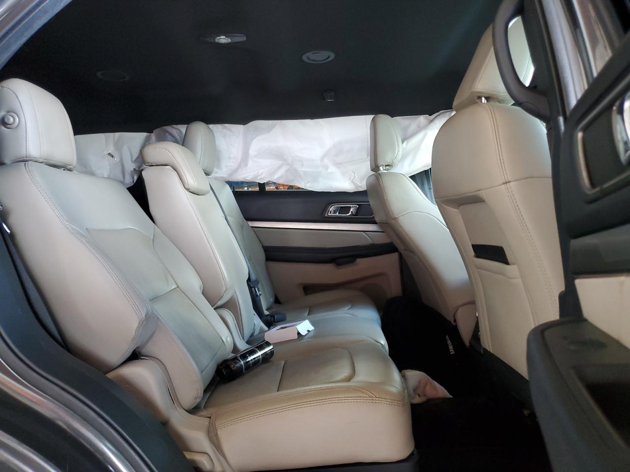 Ford Explorer Xlt Image 12