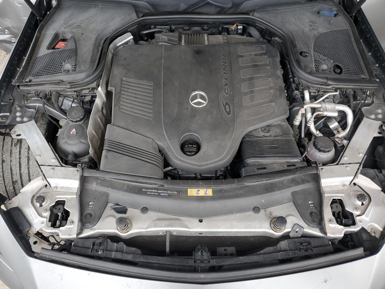 Mercedes-Benz C-Class 450 Image 12