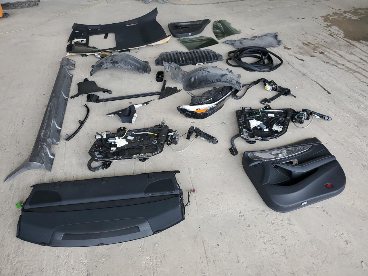 Mercedes-Benz C-Class 450 Image 9