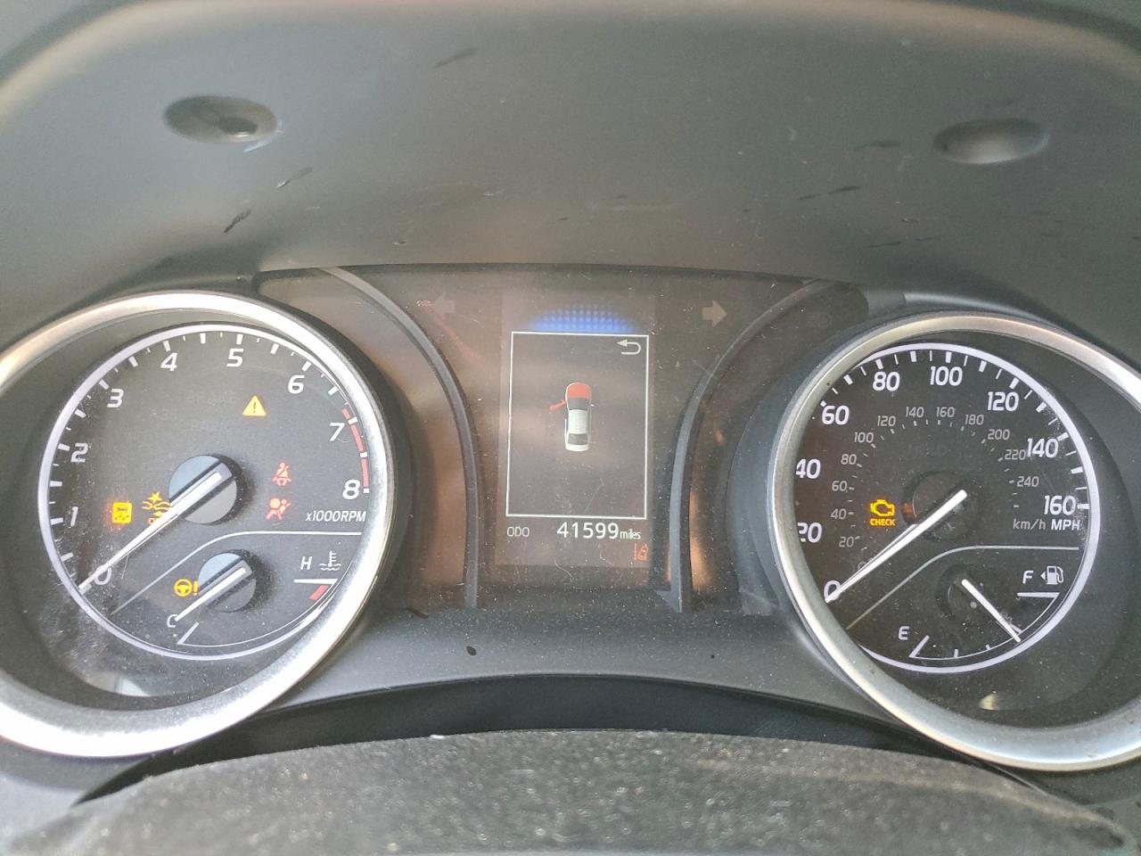 Toyota Camry Le Image 9