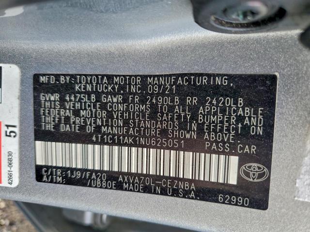 Toyota Camry Le Image 10