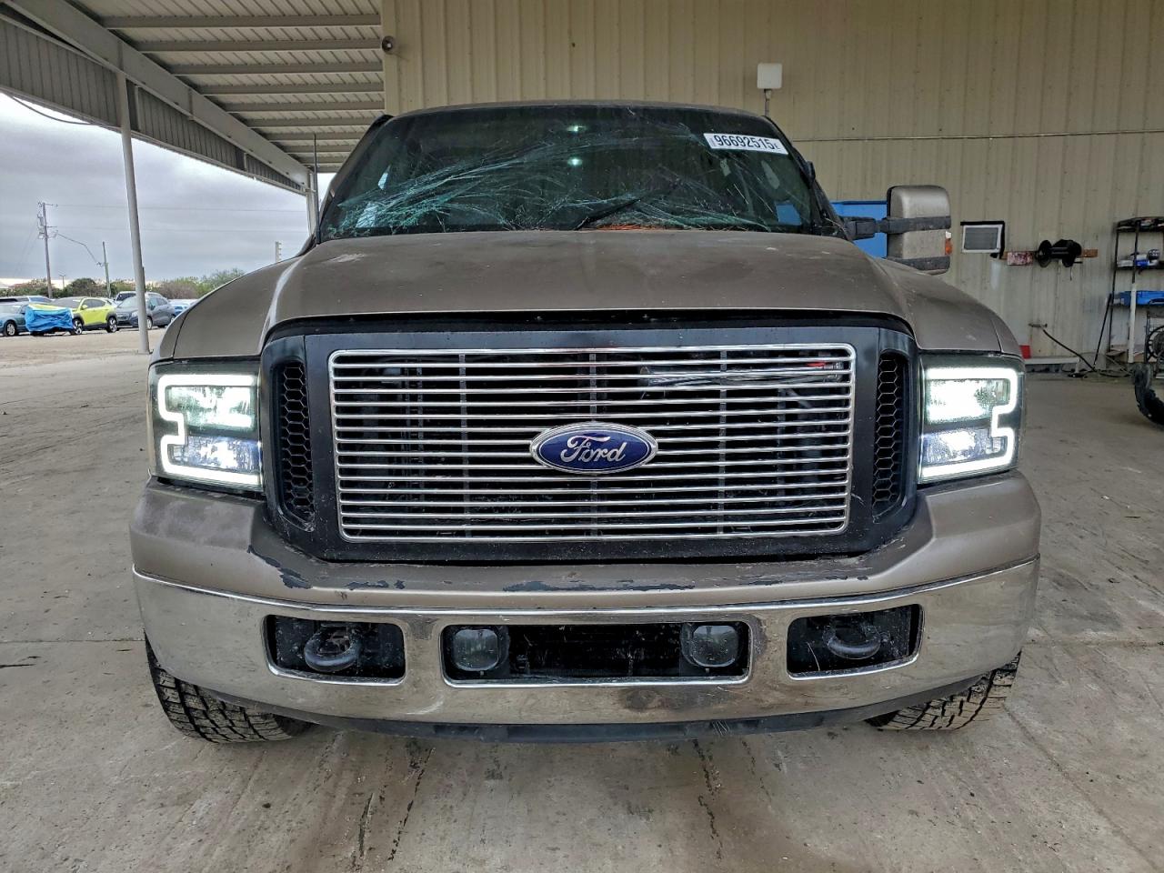 Ford F-250 Super Duty Image 7