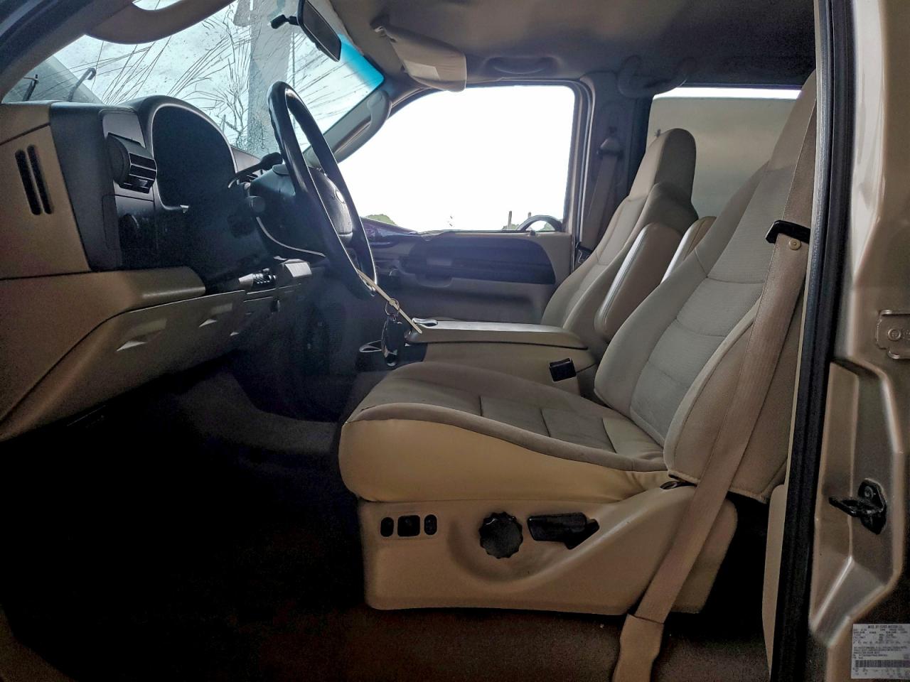 Ford F-250 Super Duty Image 8