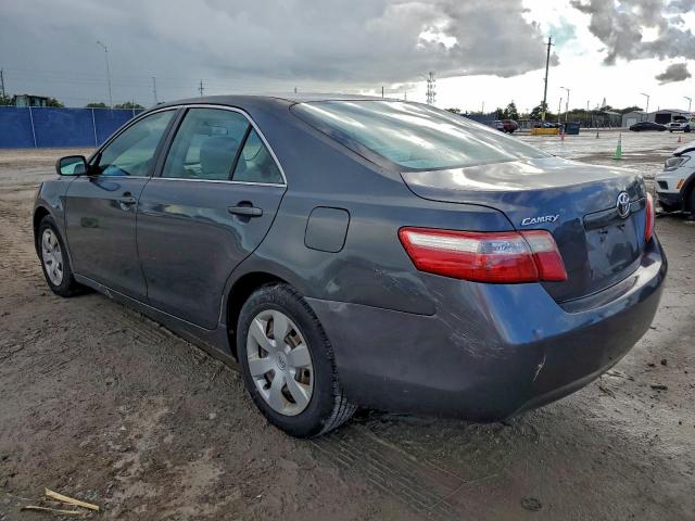 Toyota Camry Ce Image 2