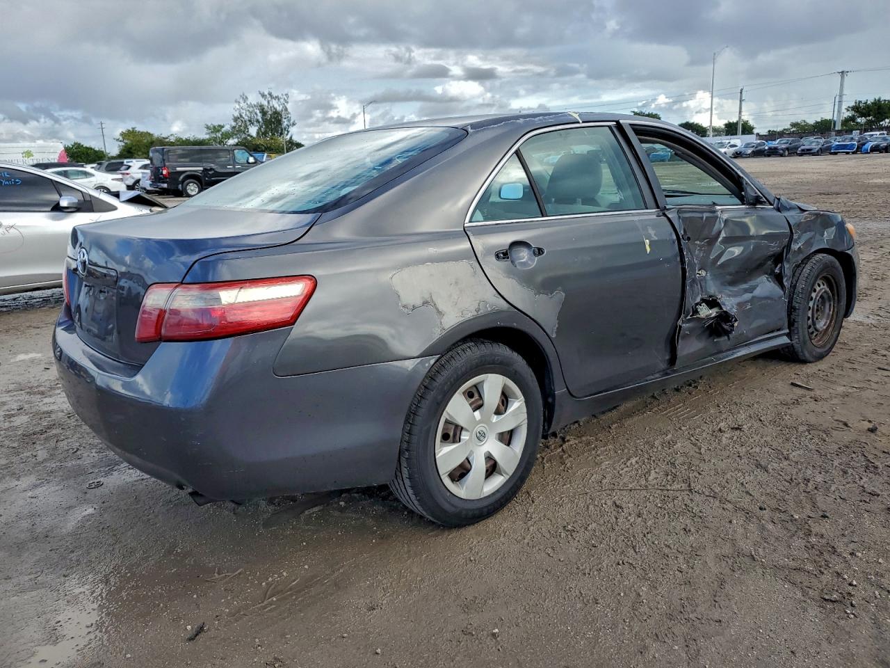 Toyota Camry Ce Image 6