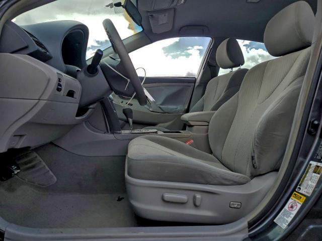 Toyota Camry Ce Image 4