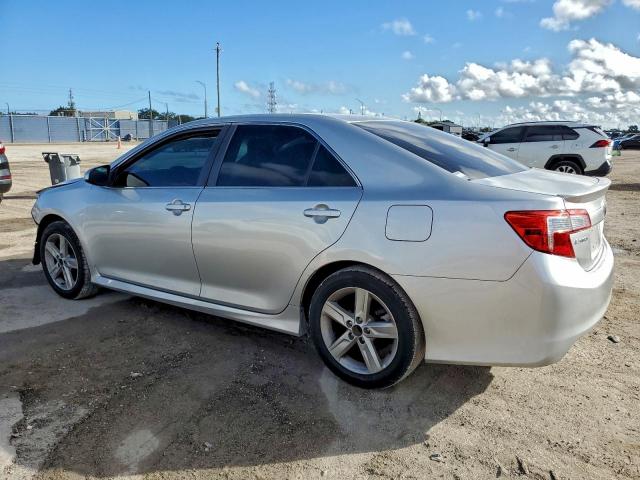 Toyota Camry L Image 12