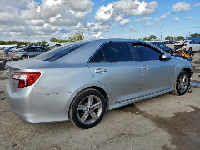 Toyota Camry L Image 4
