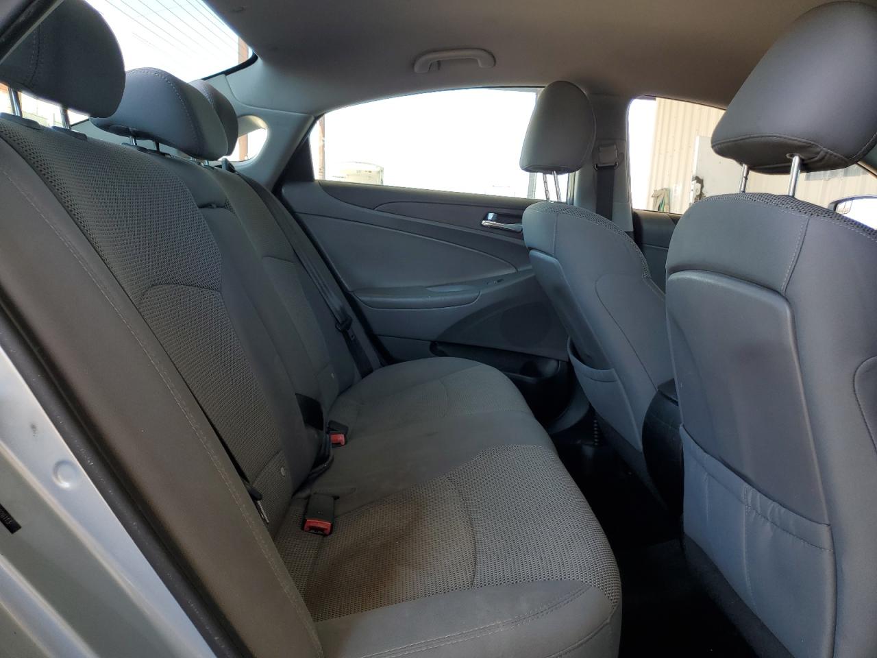 Hyundai SONATA Gls Image 3