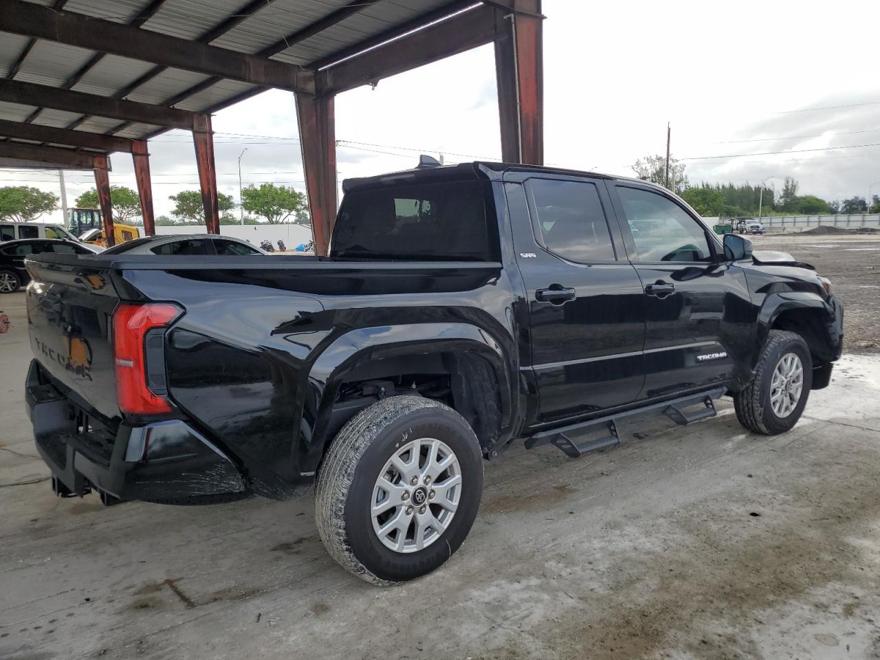 Toyota Tacoma Double Cab Image 12
