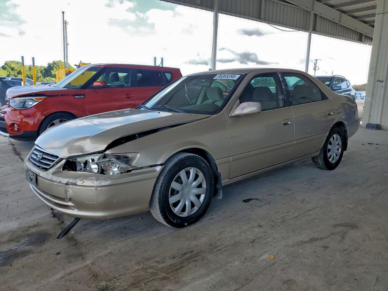 Toyota Camry Ce Image 1